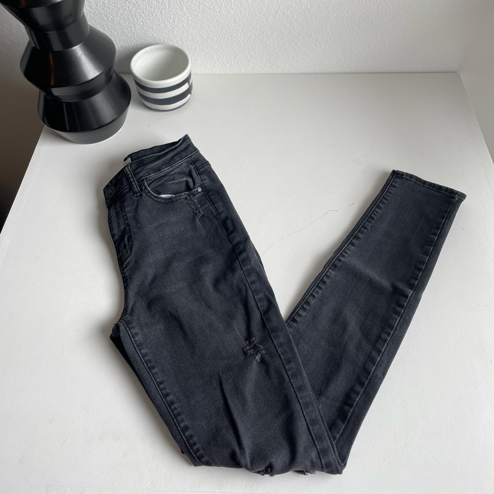 Black Skinny Jeans with Knee Rips